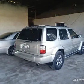 Infiniti QX4 1999