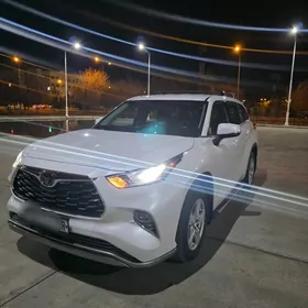 Toyota Highlander 2020