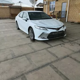 Toyota Camry 2023