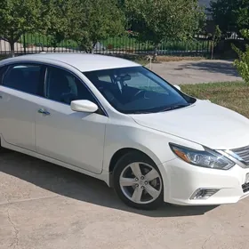 Nissan Altima 2018