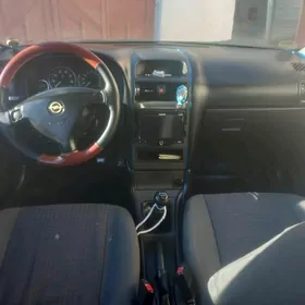 Opel Astra 2003