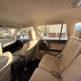 Toyota Land Cruiser Prado 2013