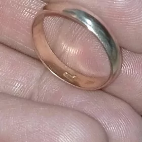 Obruçalny ýüzük gyzyl