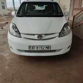 Toyota Sienna 2026