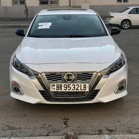 Nissan Altima 2020