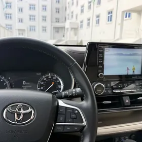 Toyota Highlander 2022