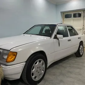Mercedes-Benz E500 1992