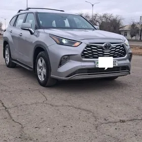 Toyota Highlander 2022