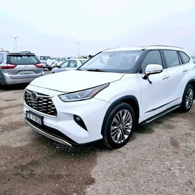 Toyota Highlander 2022