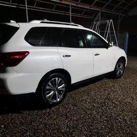 Nissan Pathfinder 2019