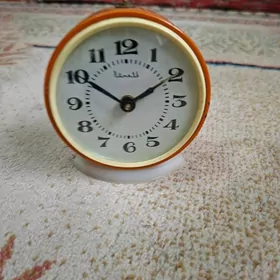 Будильник Механический