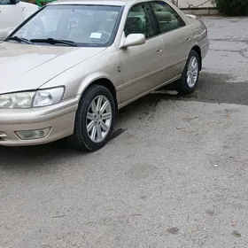 Toyota Camry 2000