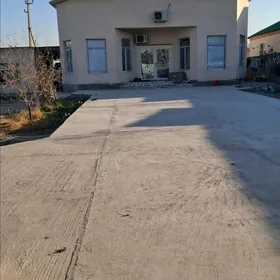 Büzmeỳin Mansarda Krug