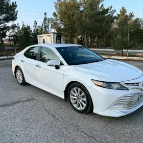 Toyota Camry 2017