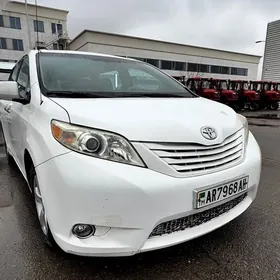 Toyota Sienna 2010
