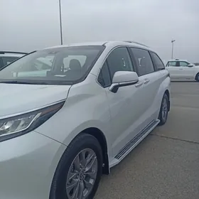 Toyota Sienna 2022
