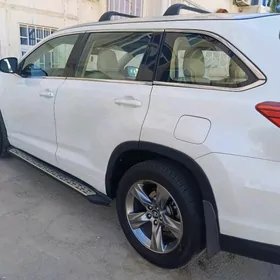 Toyota Highlander 2017