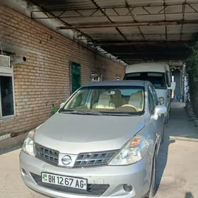 Nissan Tiida 2008