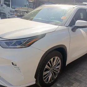 Toyota Highlander 2021