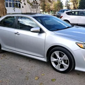 Toyota Camry 2014