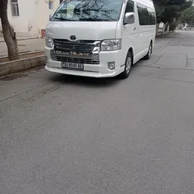 Toyota Hiace 2015