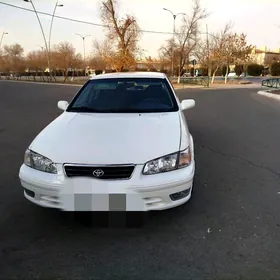 Toyota Camry 1999