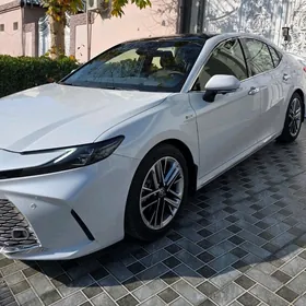 Toyota Camry 2025