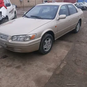 Toyota Camry 2001