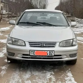 Toyota Camry 2000