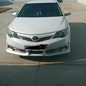 Toyota Camry 2014