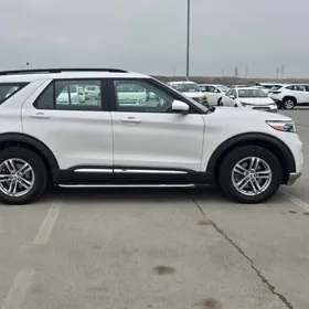 Ford Explorer 2021