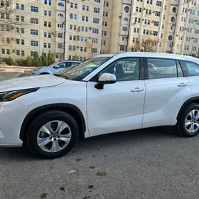 Toyota Highlander 2021