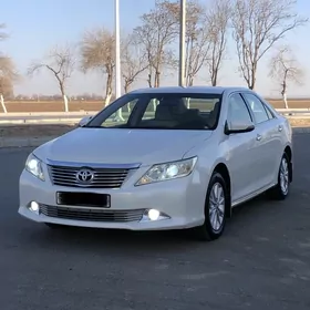 Toyota Camry 2014