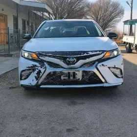 Toyota Camry 2020