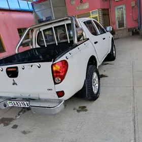 Mitsubishi L200 2008