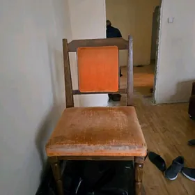 стол и 4 стула