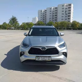 Toyota Highlander Hybrid 2021
