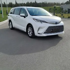 Toyota Sienna 2021