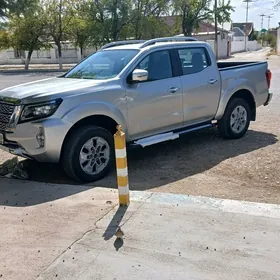 Nissan Navara 2023