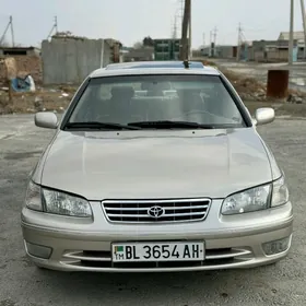Toyota Camry 2000