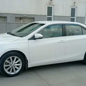 Toyota Camry 2017