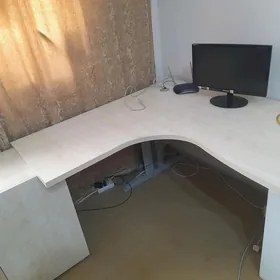 угловой стол