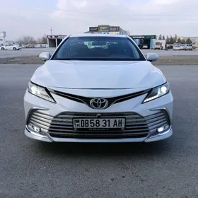 Toyota Camry 2021