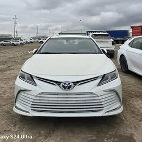 Toyota Camry Hybrid 2021
