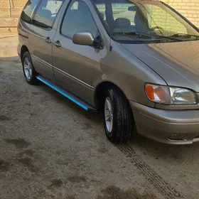 Toyota Sienna 2000