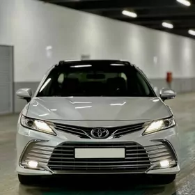 Toyota Camry 2022