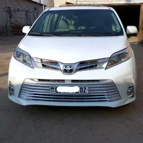 Toyota Sienna 2019