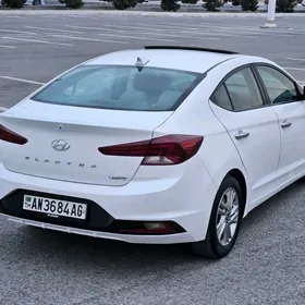 Hyundai Elantra 2020