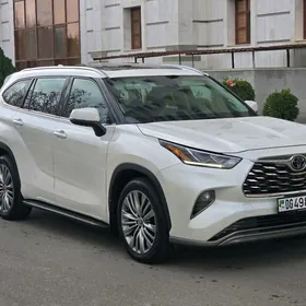 Toyota Highlander 2021