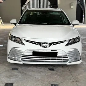 Toyota Camry 2024